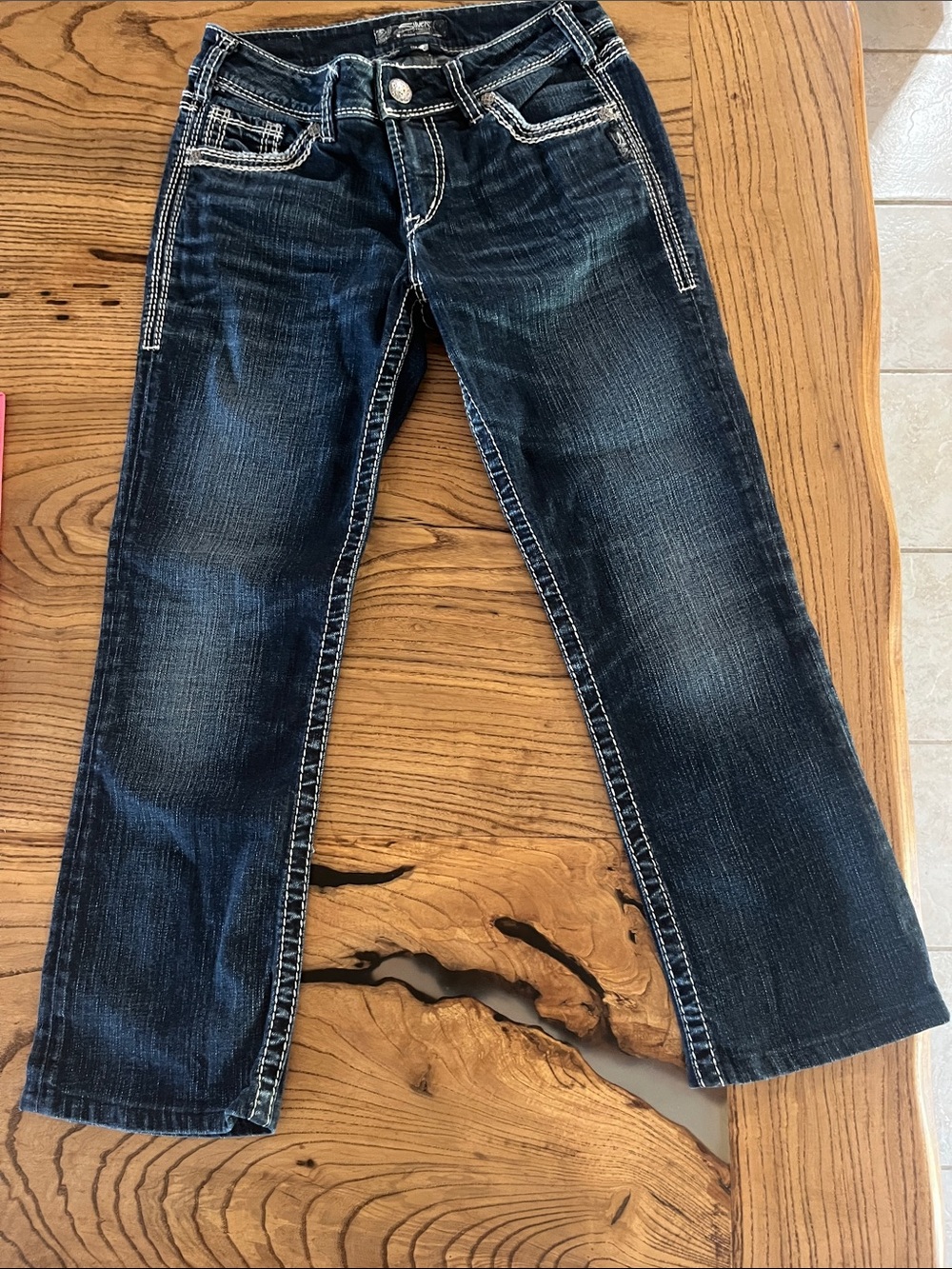 Silver Women's Suki Capri 27x33 says 33 but if you look I measured 25.5